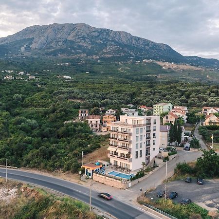 Lux Hotel M Добра-Вода Экстерьер фото
