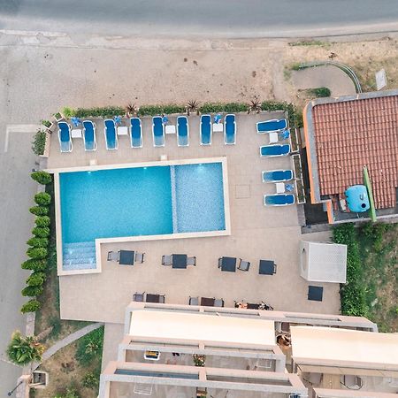 Lux Hotel M Добра-Вода Экстерьер фото