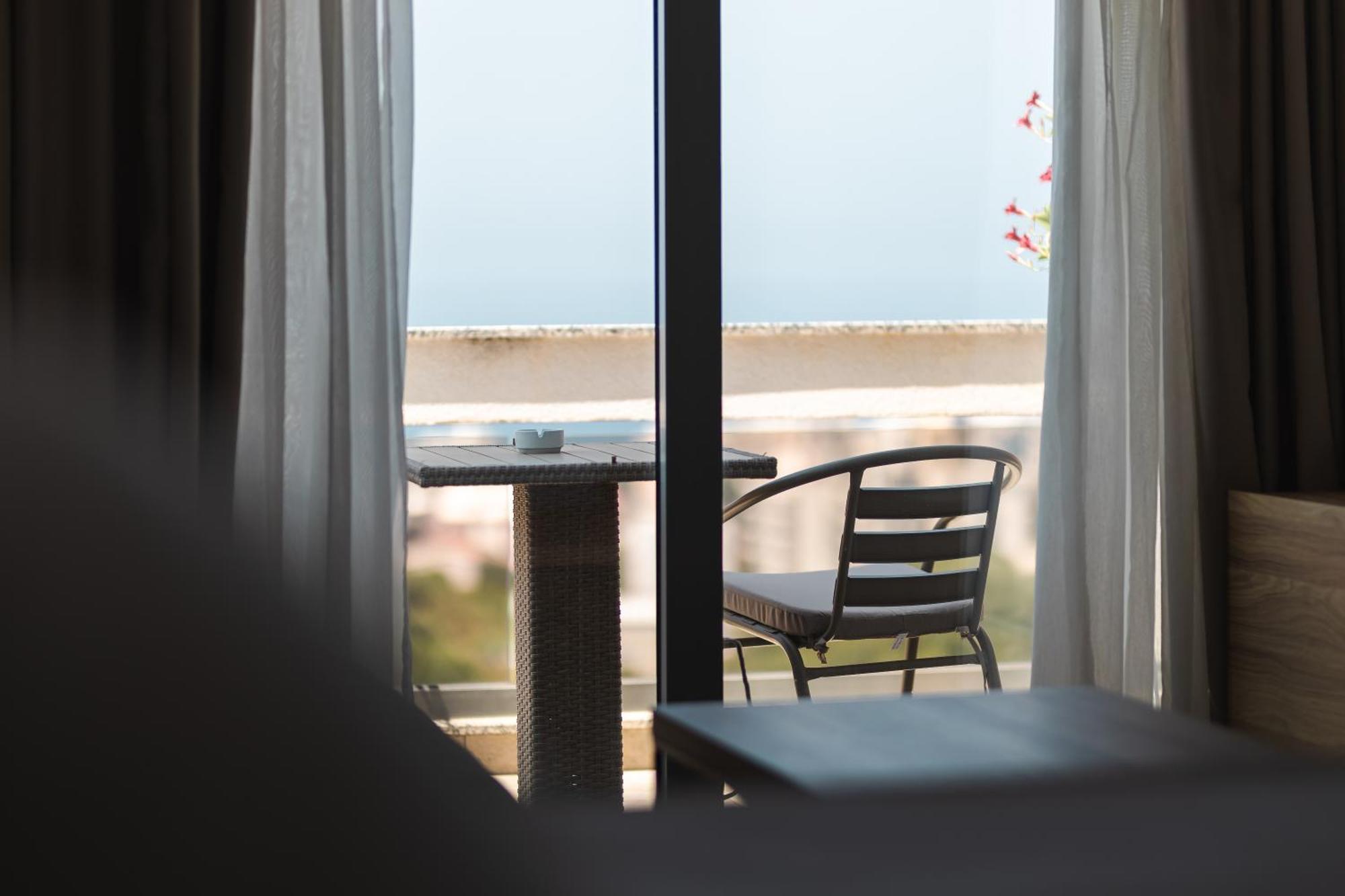 Lux Hotel M Добра-Вода Экстерьер фото